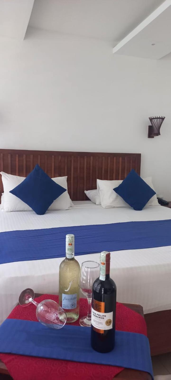 J7 Villaj Resort Тринкомале Екстериор снимка