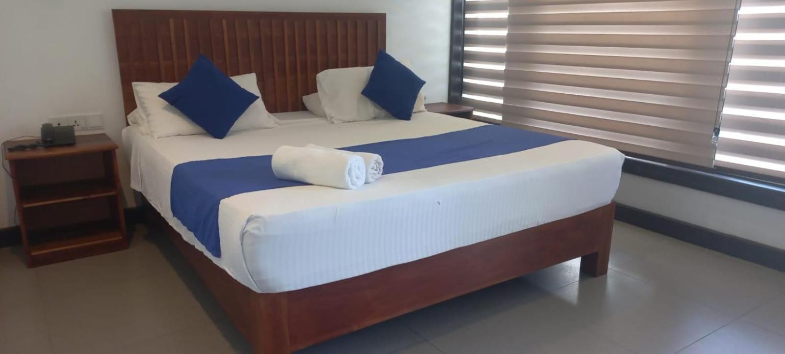 J7 Villaj Resort Тринкомале Екстериор снимка